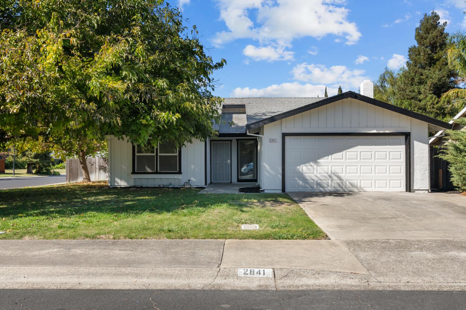 2841 Higgins Rd — photo