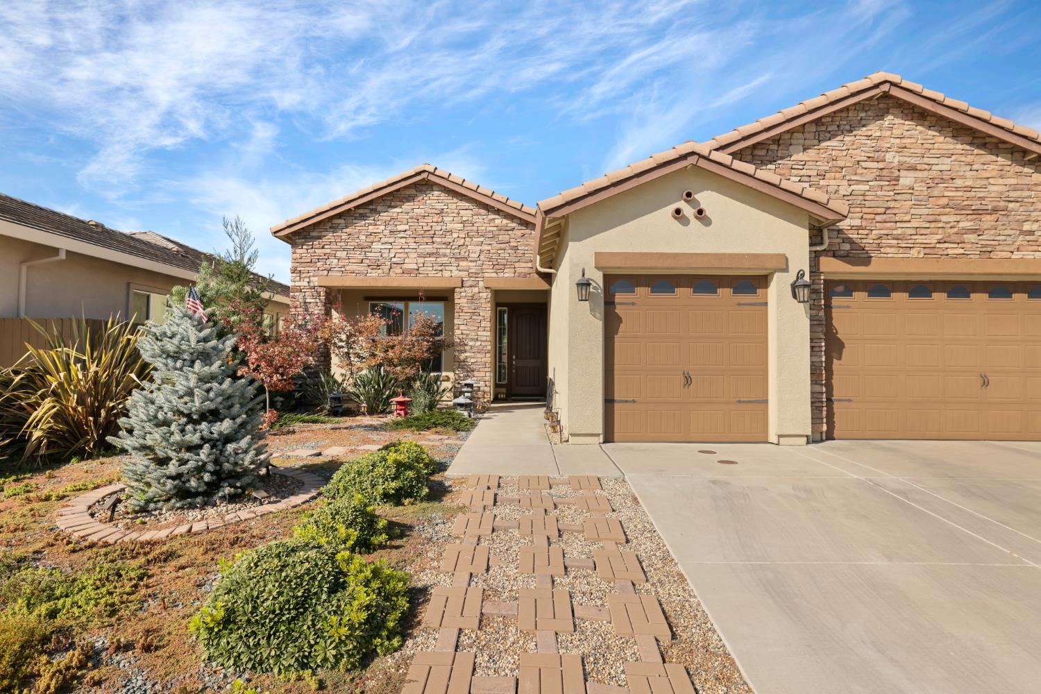 2841 Primrose Dr — photo