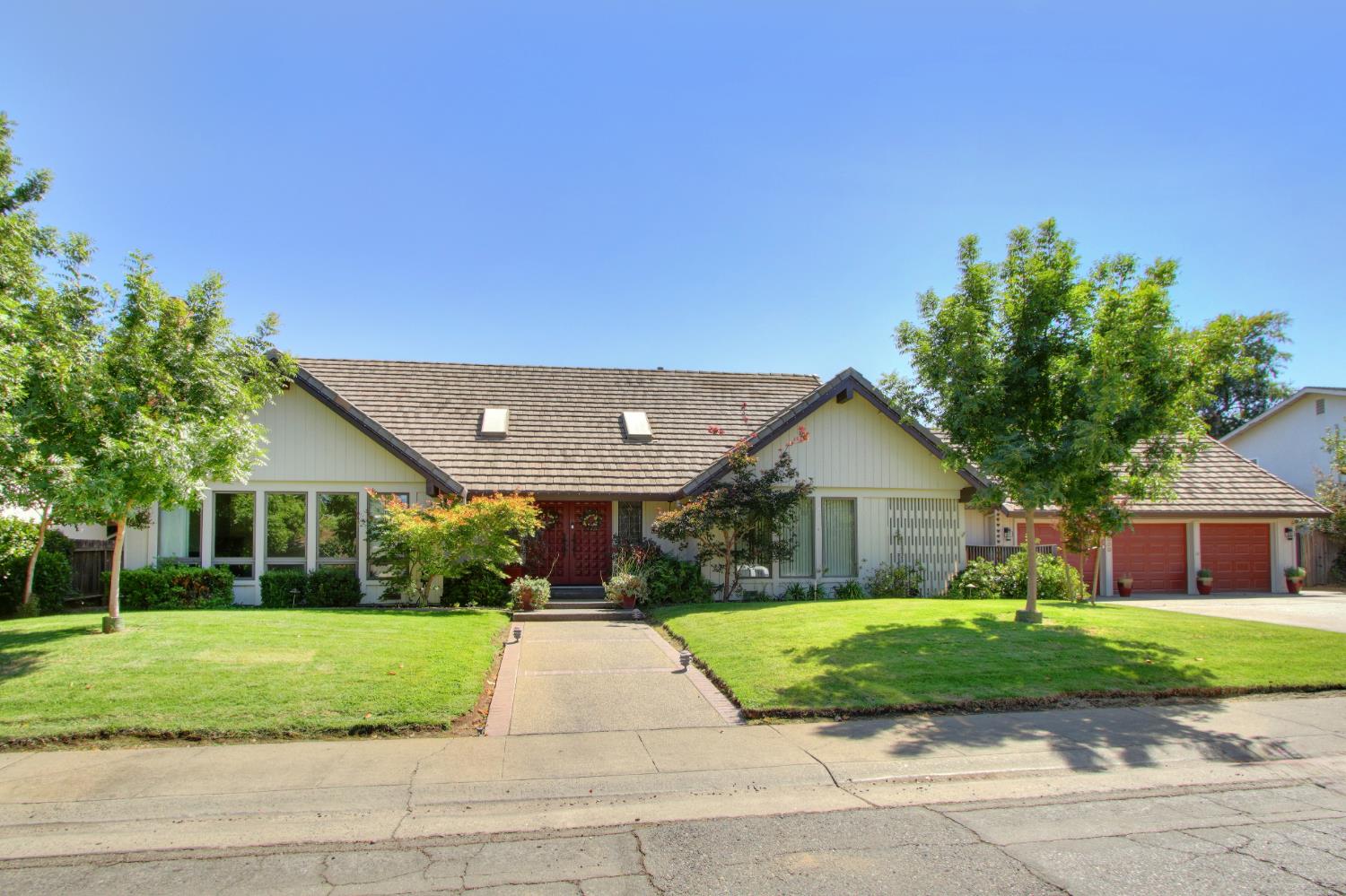 4020 Crondall Drive — photo