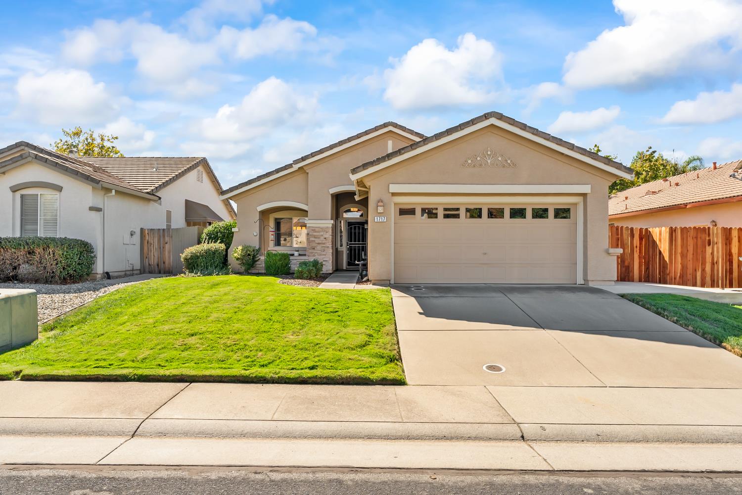 1717 Teversham Dr — photo