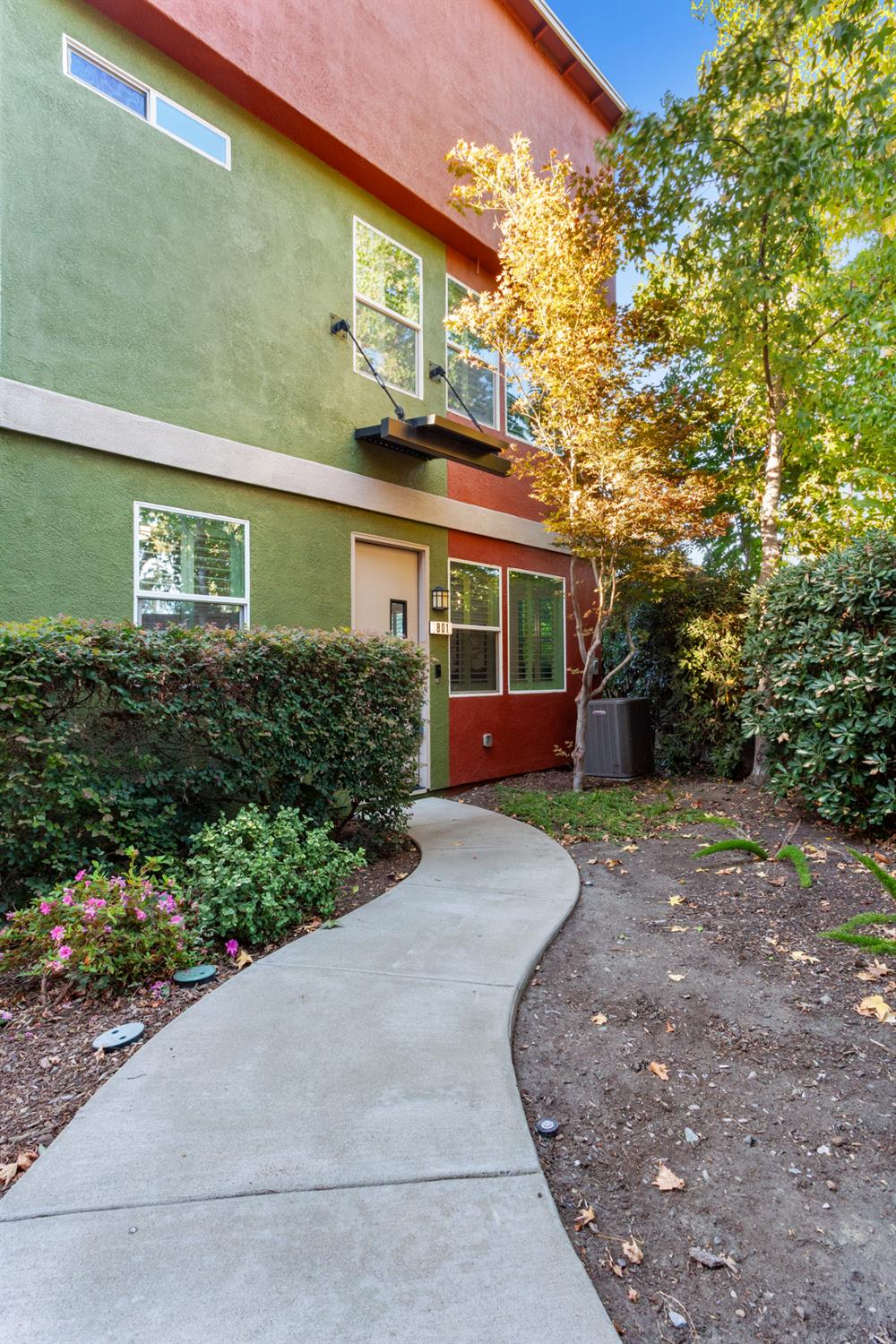 801 Forge Ct — photo