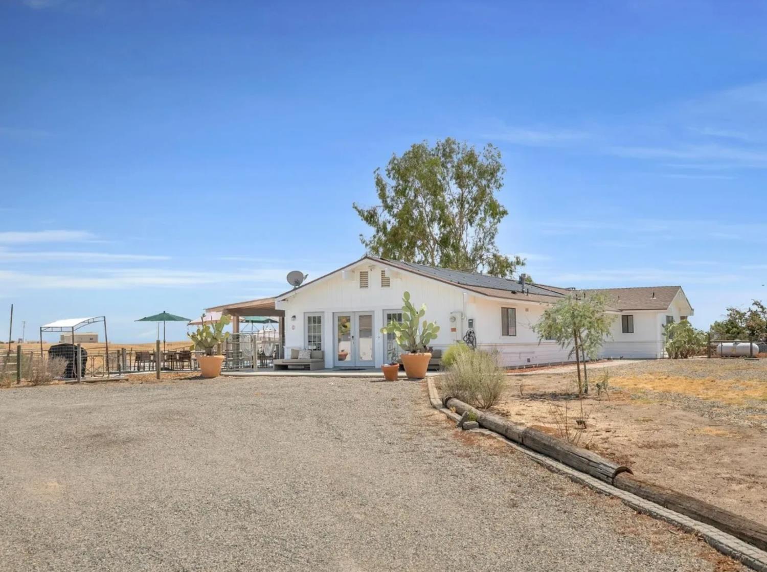 16291 Anaconda Rd — photo