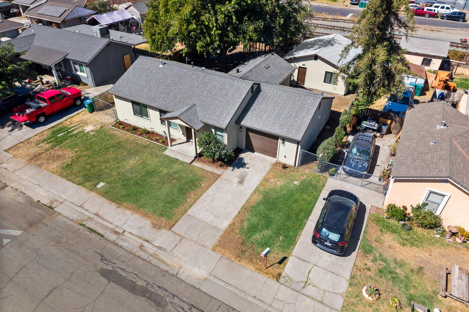 2345 Hackberry St — photo
