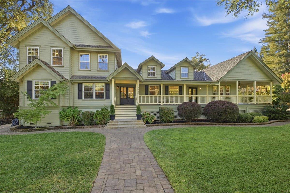 7440 Itchy Acres Rd — photo