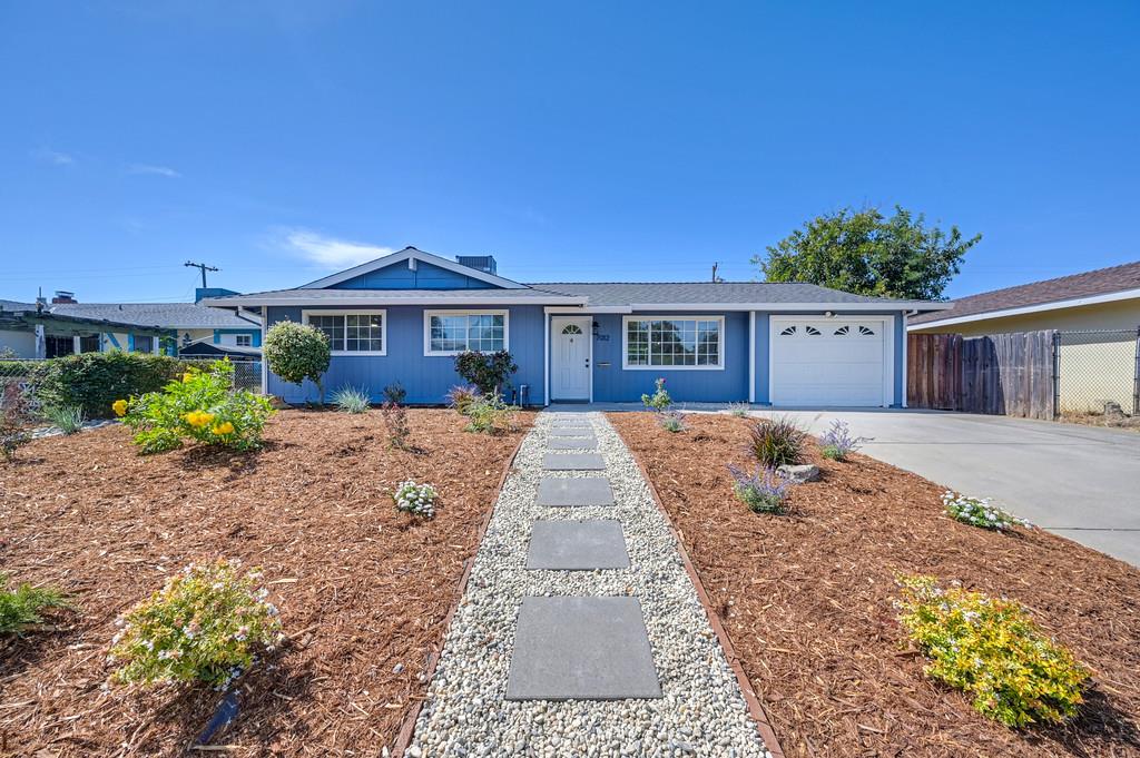 7012 Briggs Dr — photo