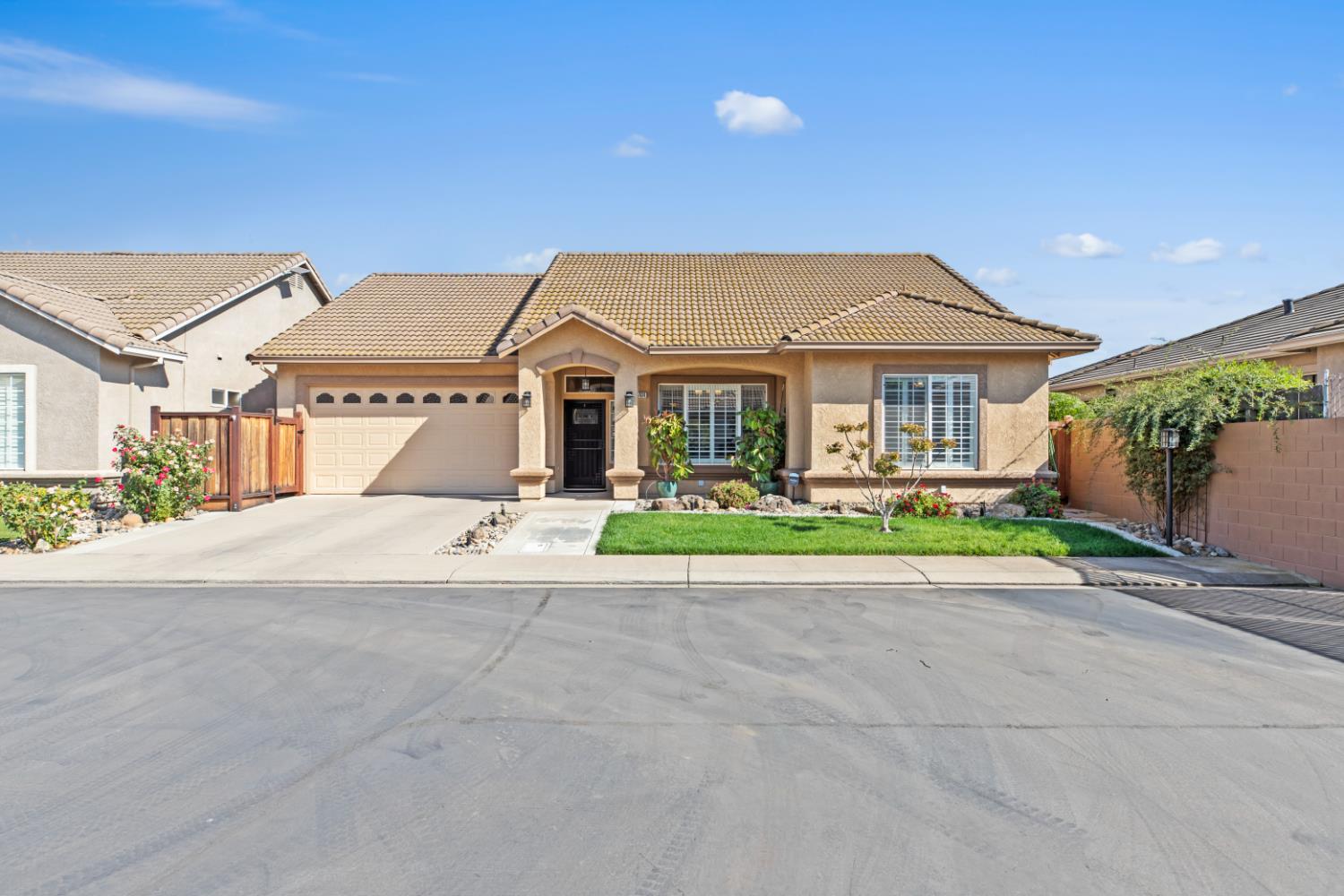2404 Turning Leaf Dr — photo