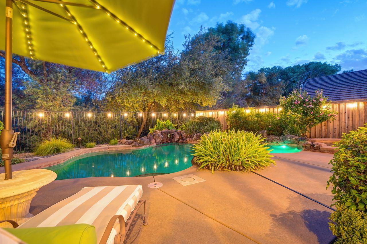 903 Tanner Ct — photo