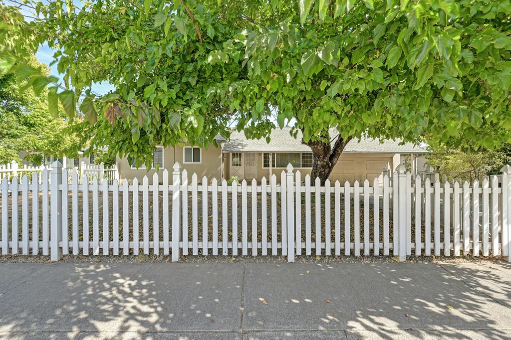 1916 Walnut Avenue, Carmichael, CA 95608 — photo 2