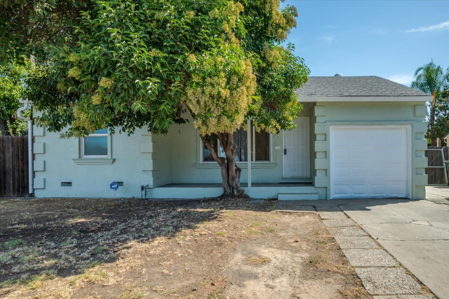 5601 Bonniemae Way — photo