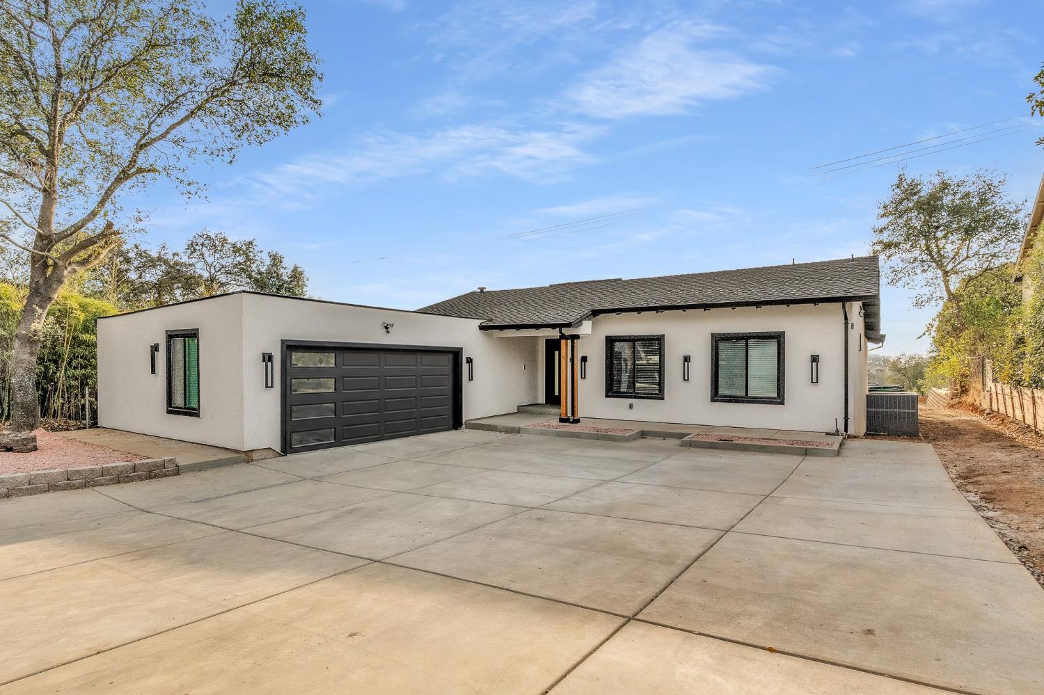 2634 King Richard Dr — photo