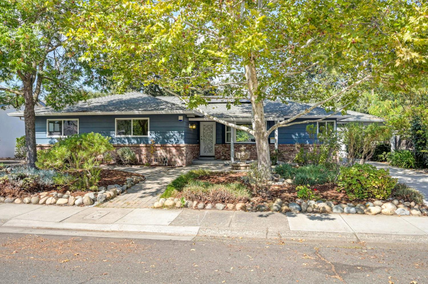 1221 Nevis Ct — photo
