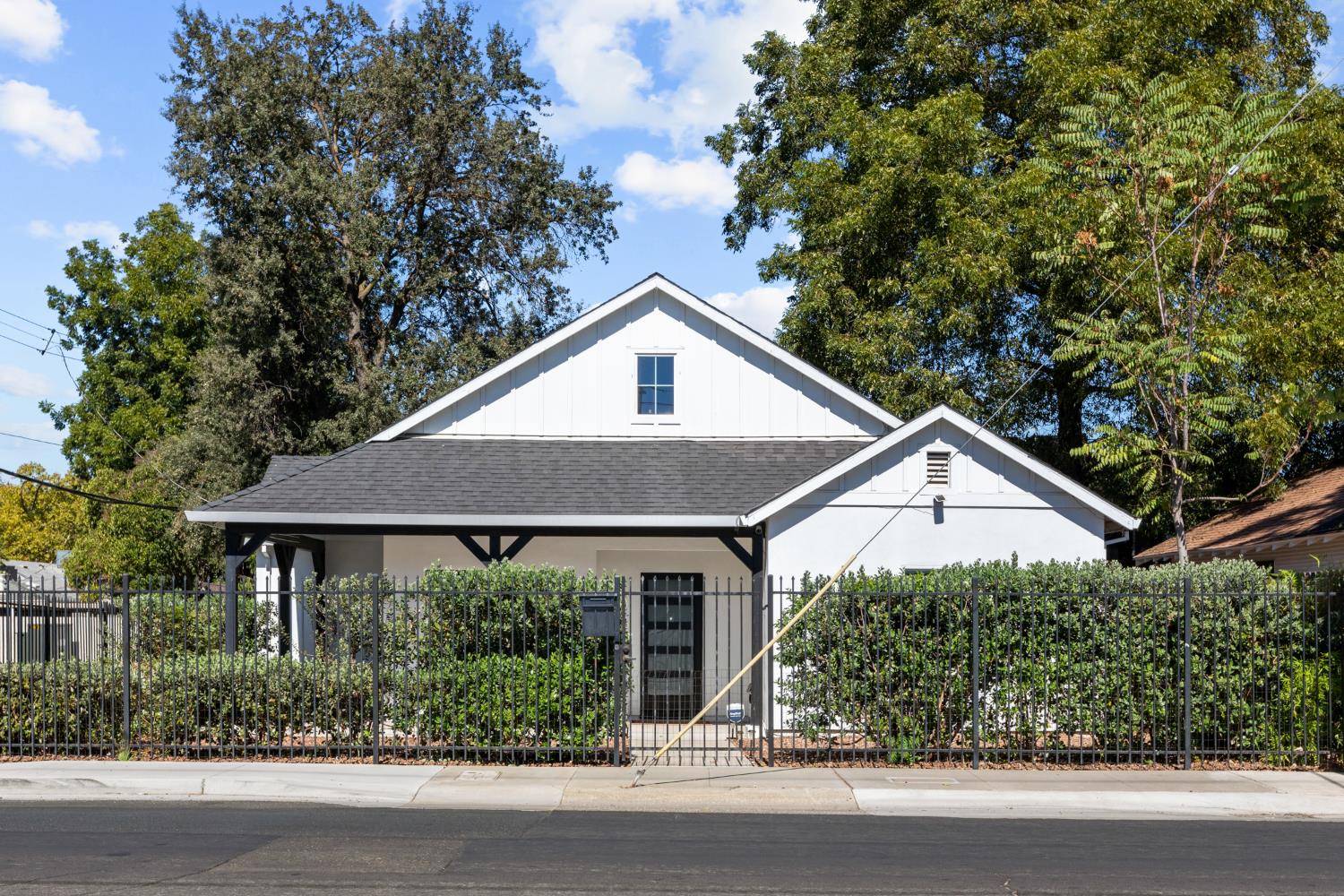 3307 12th Ave — photo