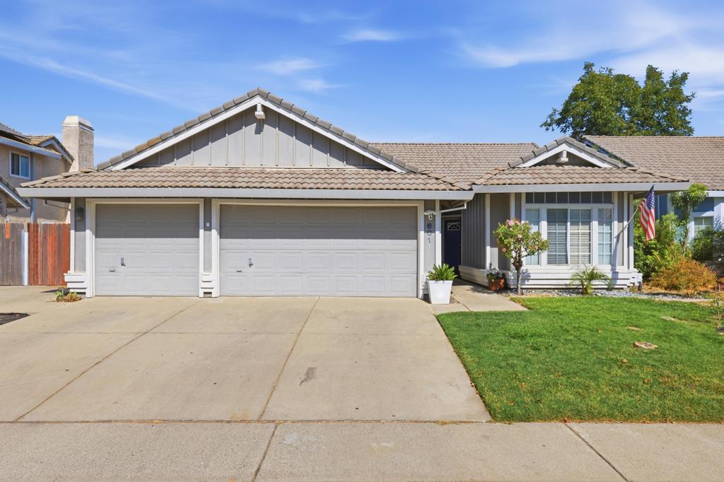 601 Scirocco Dr — photo