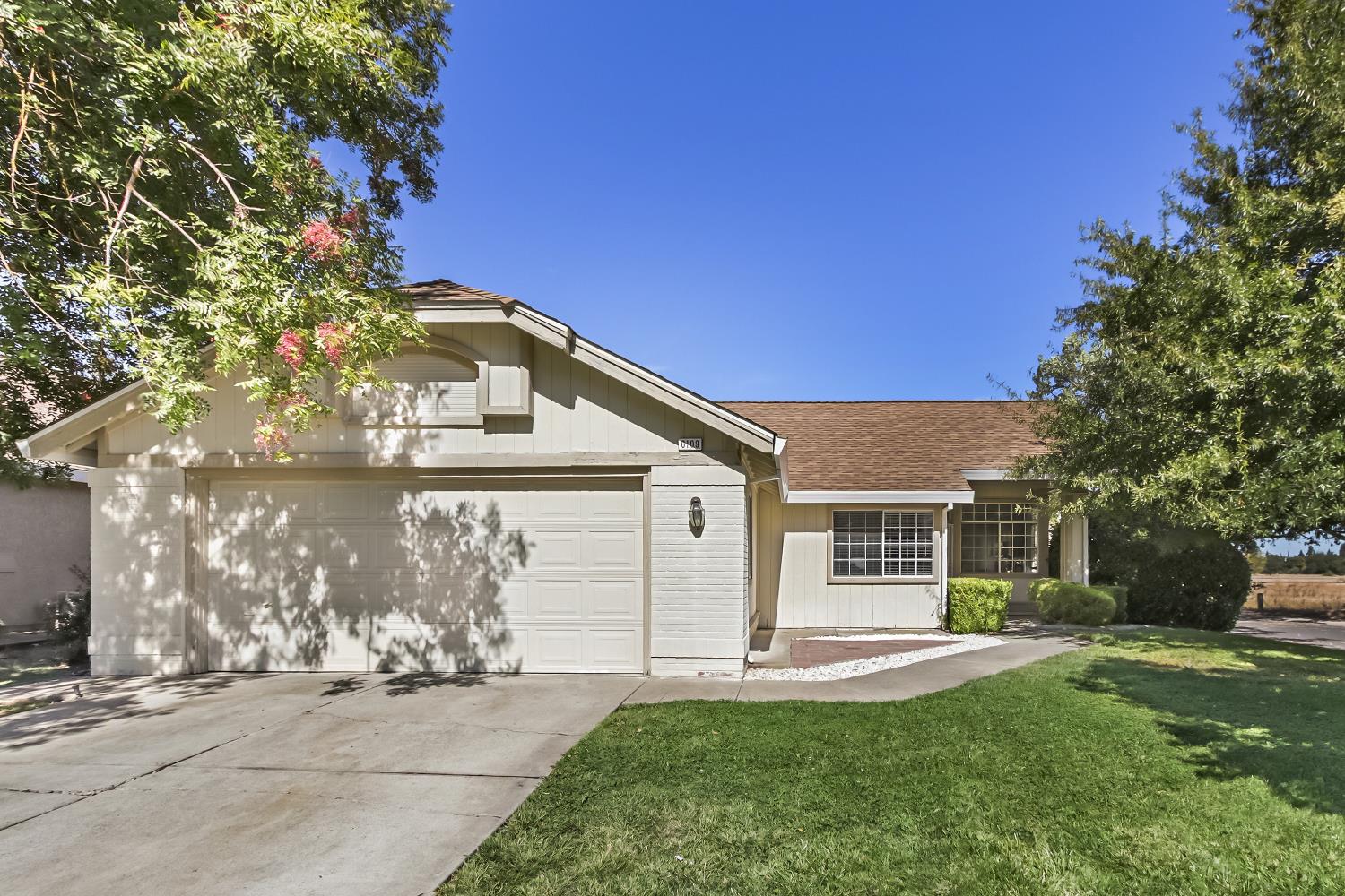 6109 Brockenhurst Dr — photo