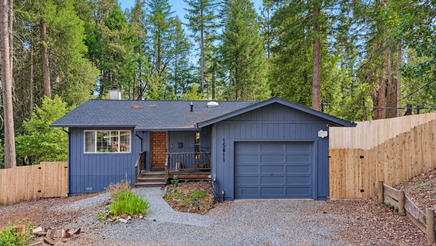 15811 Banner Quaker Hill — photo