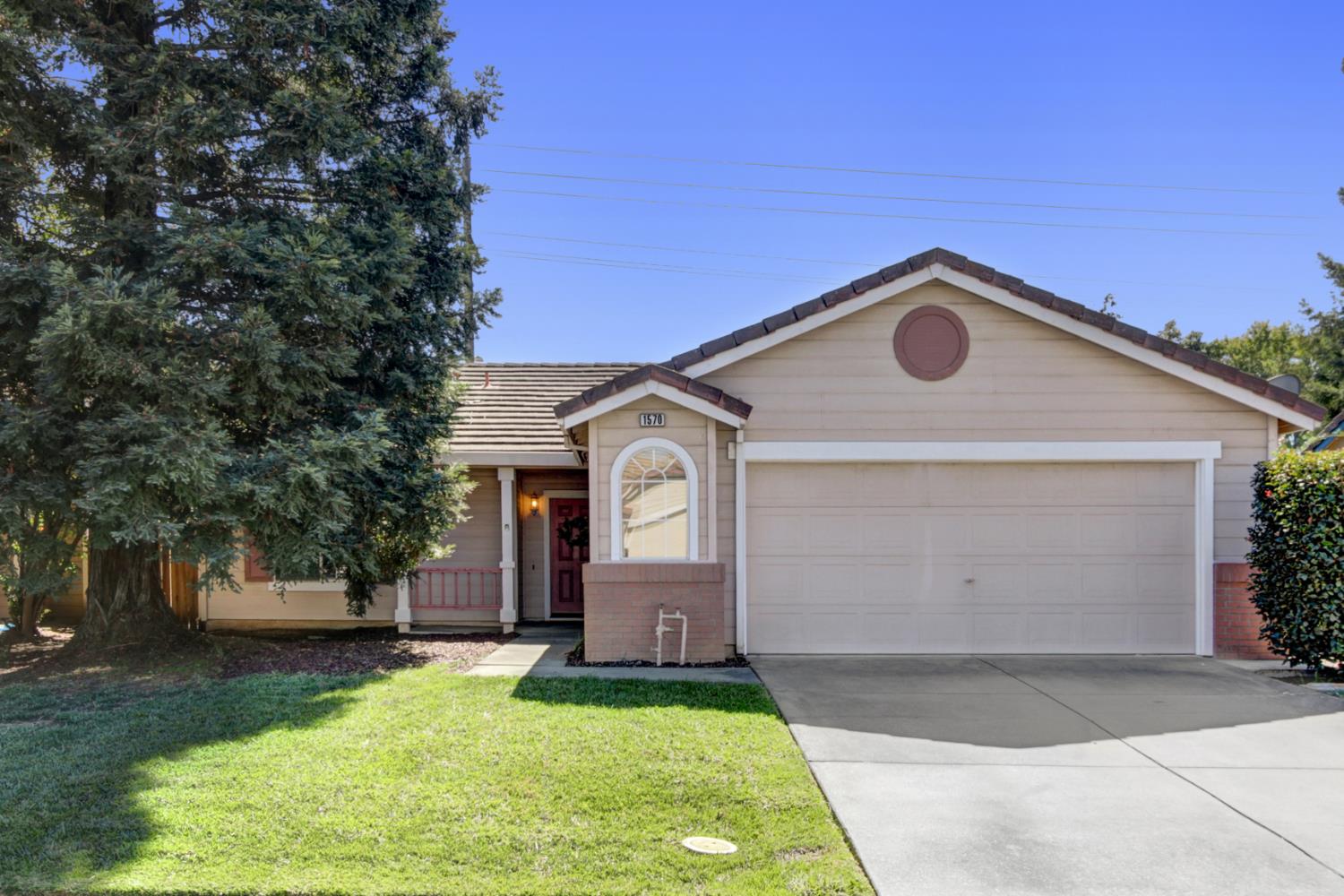 1570 Mill Run Dr — photo