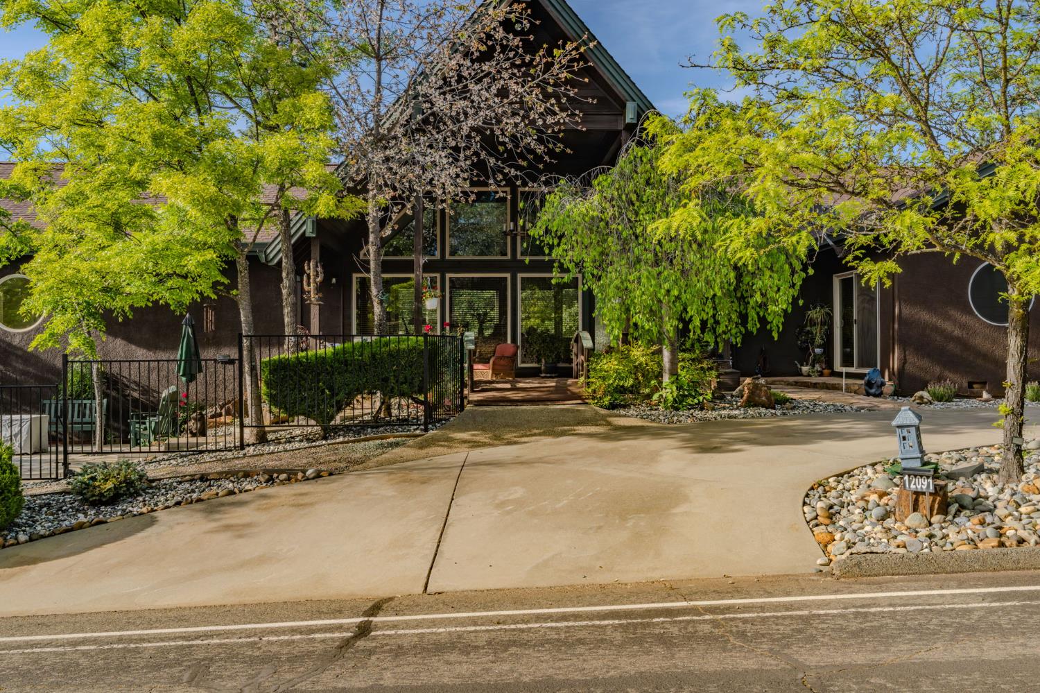 12091 Mierkey Rd. — photo