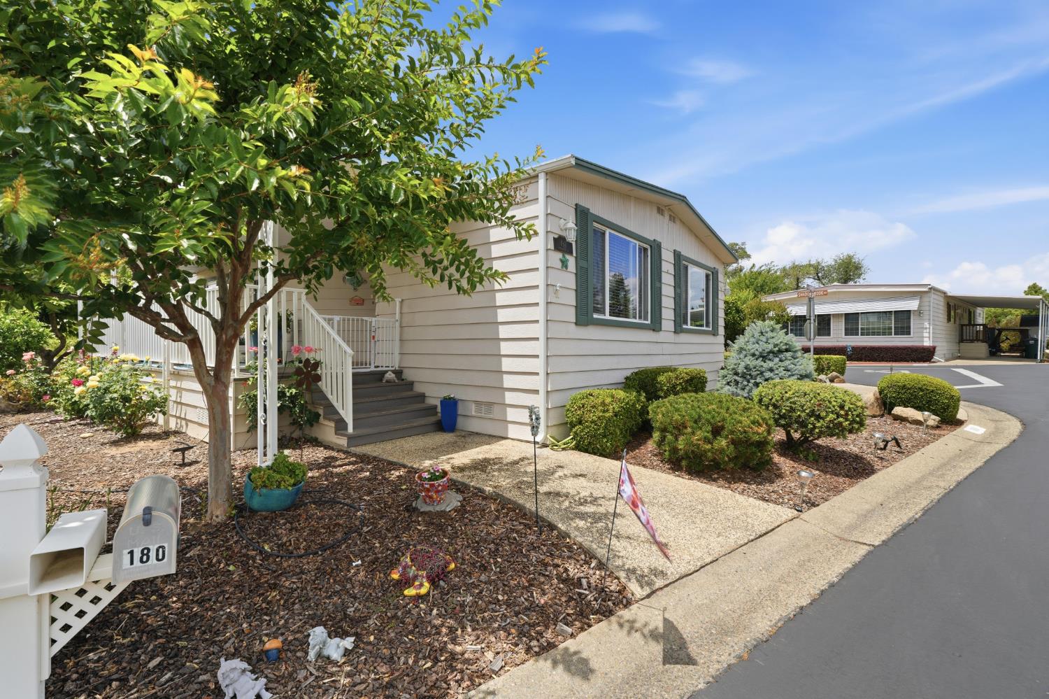 180 Overbrook Drive, Folsom, CA 95630 — photo 2