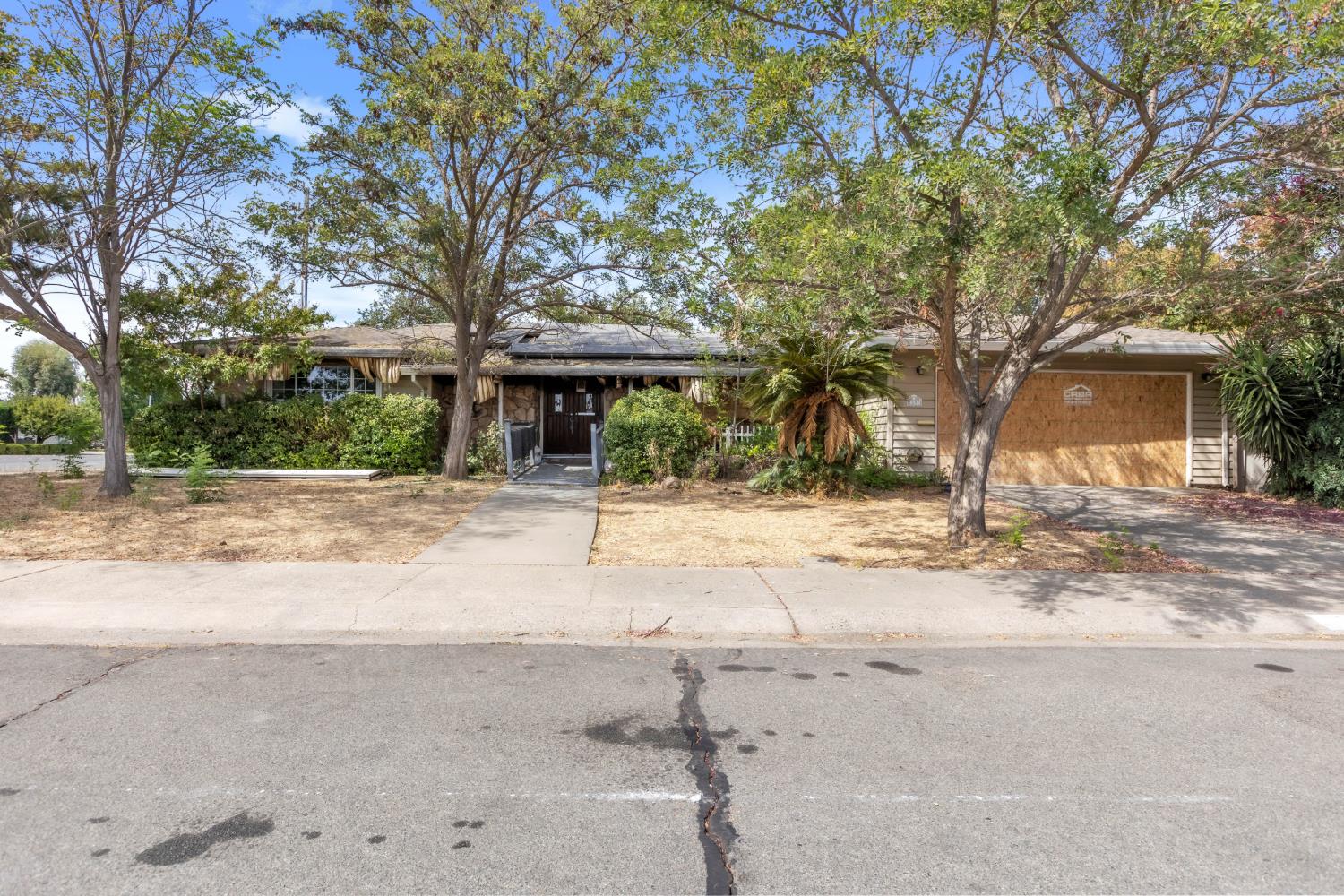 1591 Sharon Dr — photo