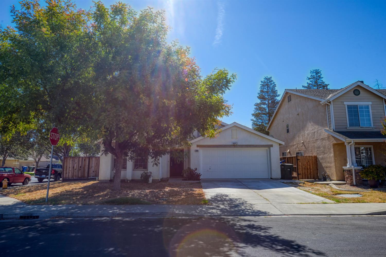 1010 Sparrow Hawk Ln — photo