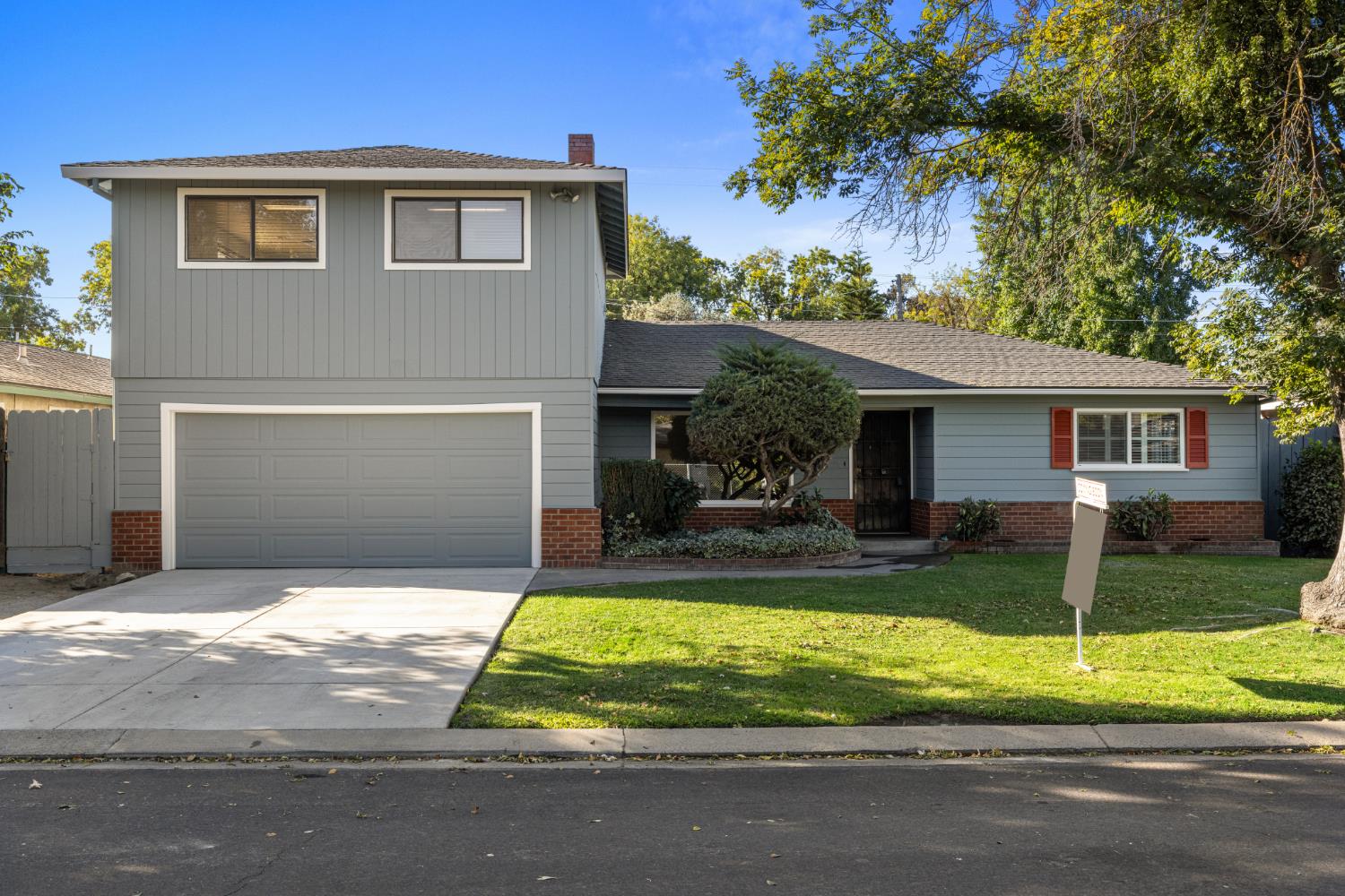 1410 Maplewood Dr — photo