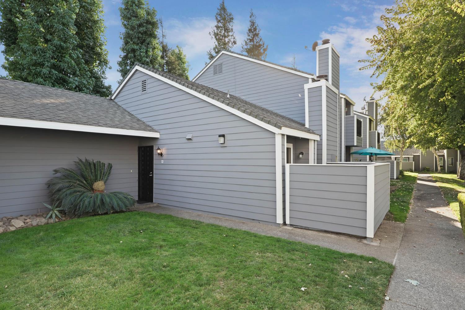 445 Almond Dr #13 — photo