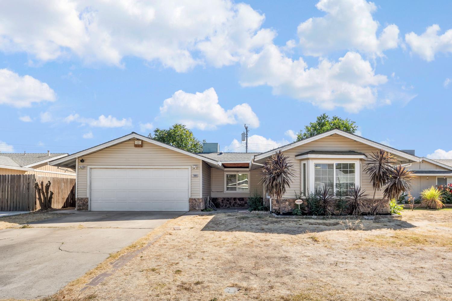7890 Tierra Glen Way — photo