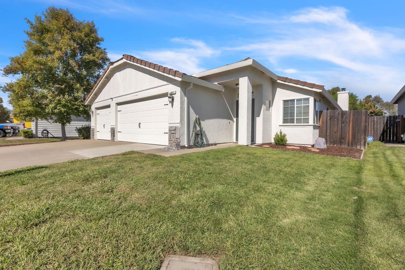 8981 Mandalay Ct — photo