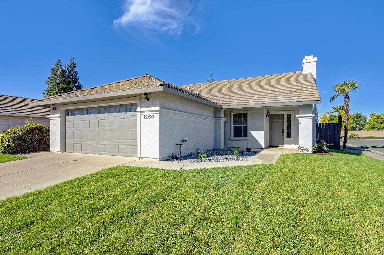 1260 Cobblestone Dr — photo