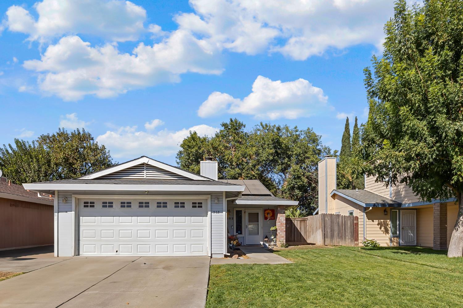 362 Riverside Dr — photo