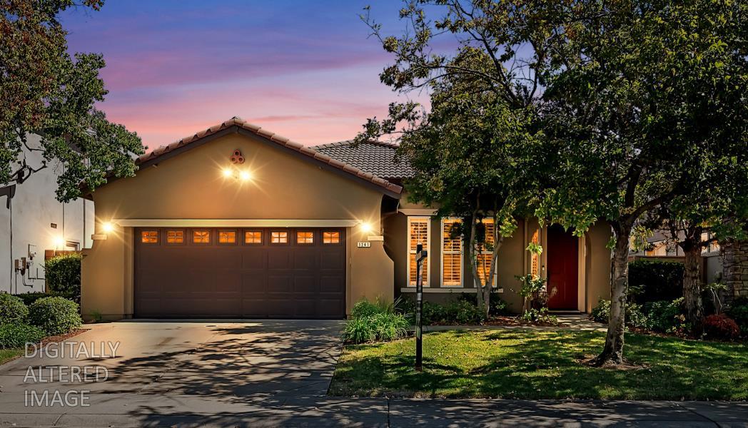 1241 Meredith Way — photo