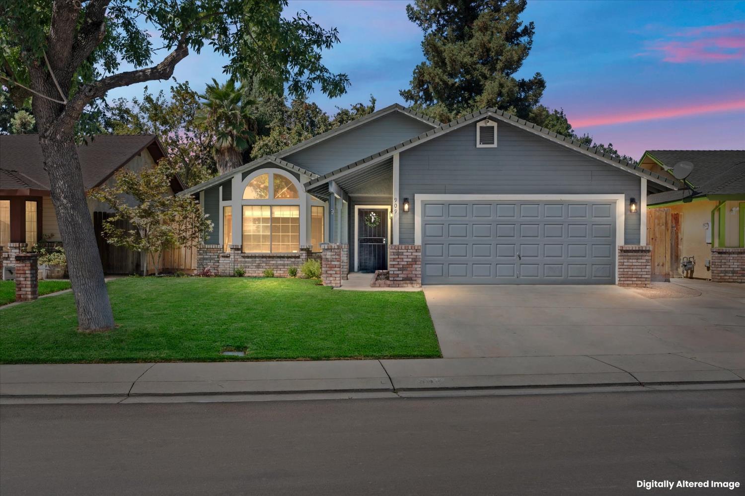 909 Deer Park Dr — photo