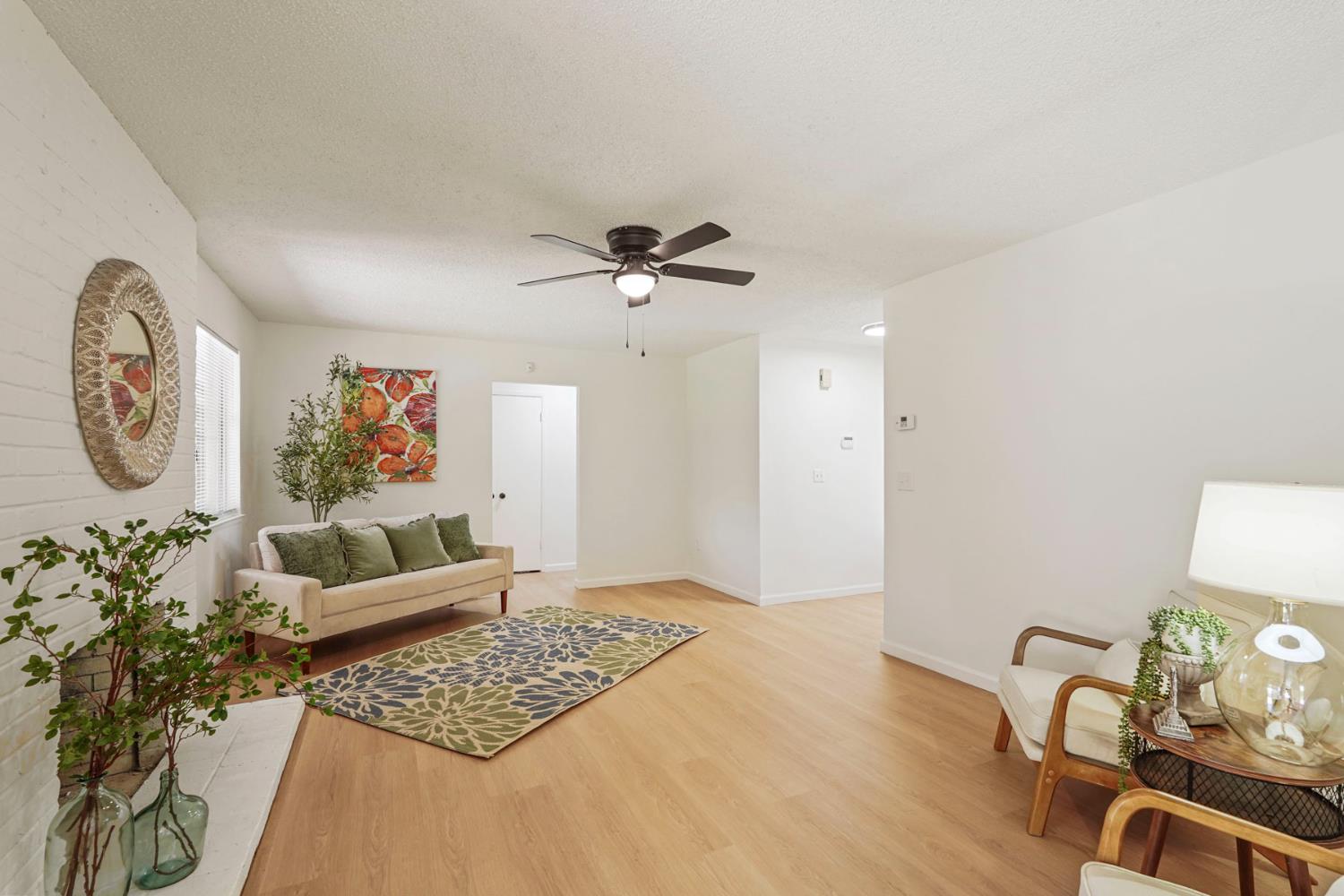 1106 Autumn Ct — photo