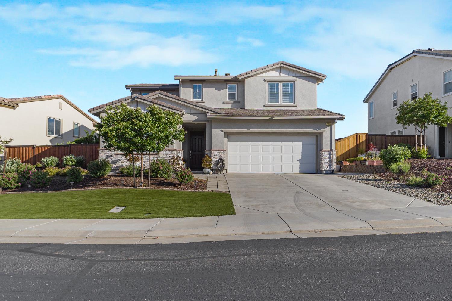 21244 Grapevine Dr — photo