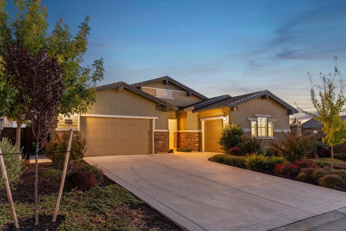 3012 Calypso Cir — photo