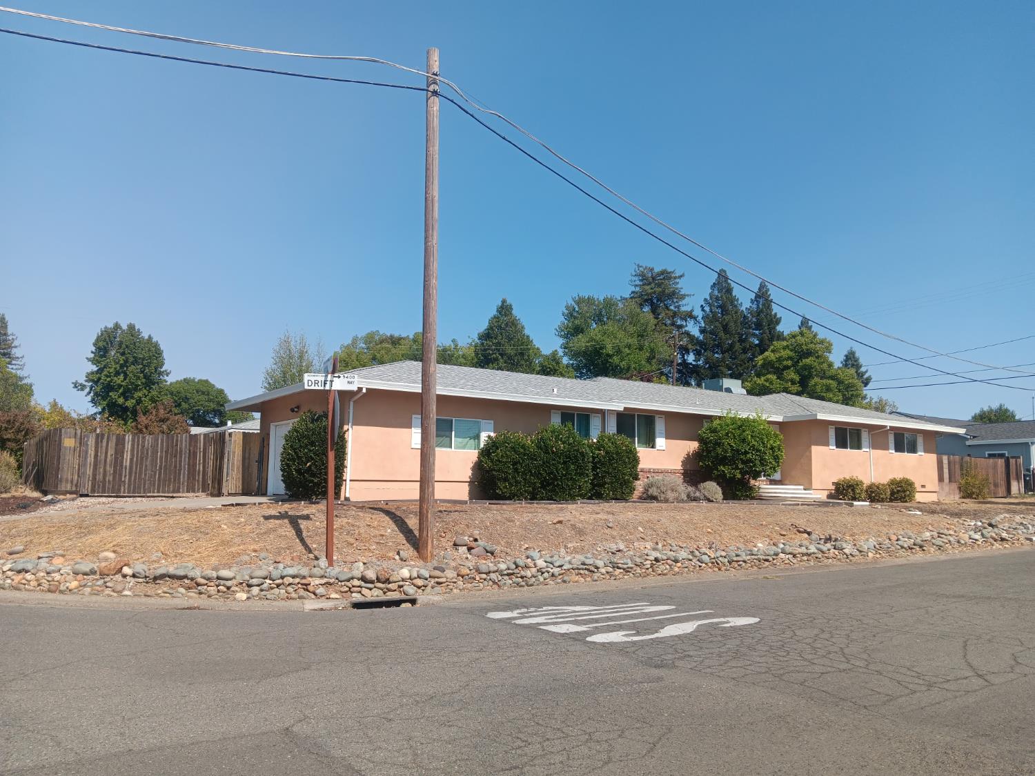 9401 Drift Way — photo