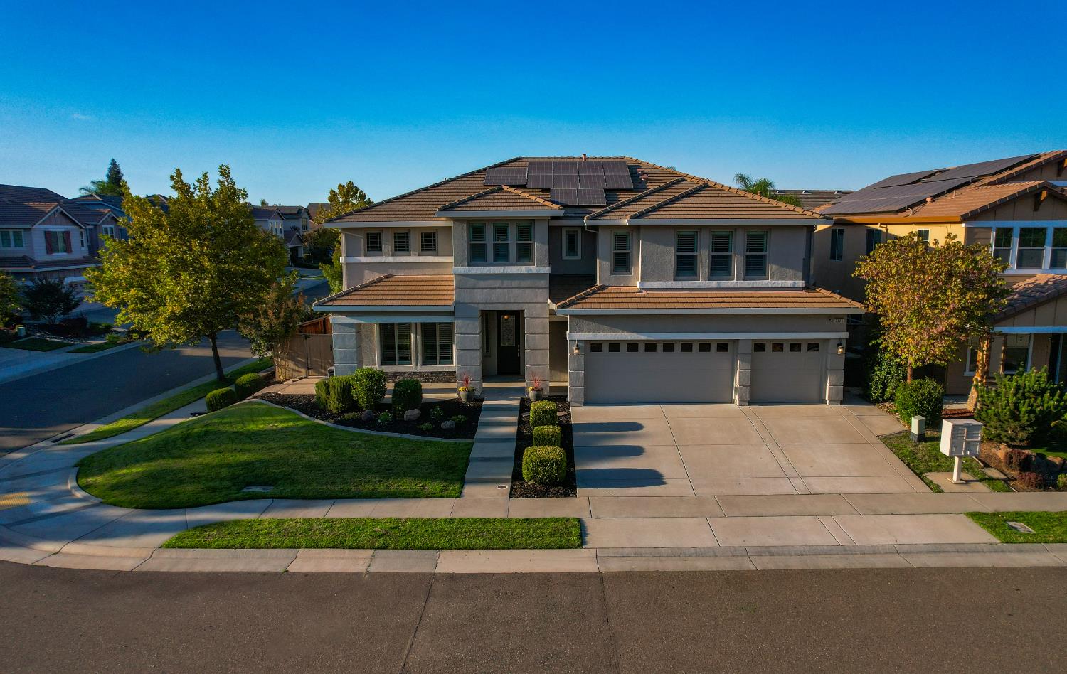 2326 Angus Rd — photo