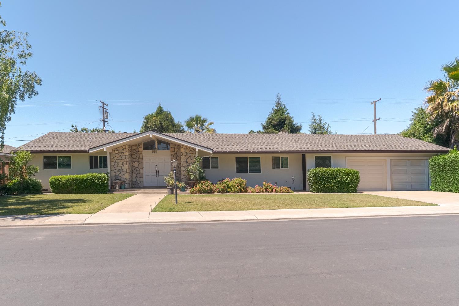 3421 Mansfield Ln — photo