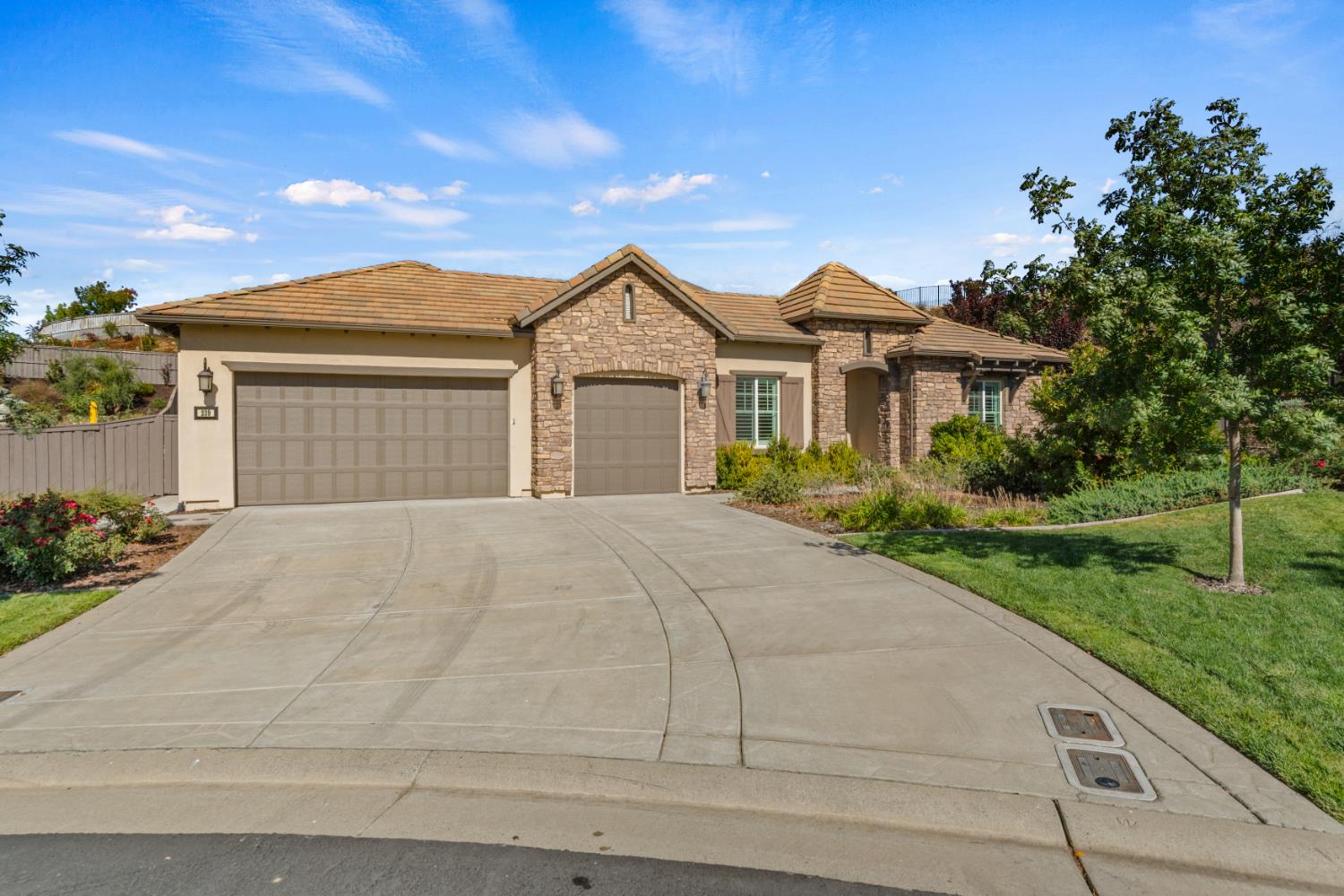 239 Candlewood Ct — photo