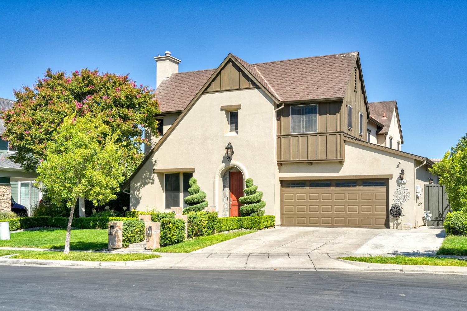 1322 Cottage Grove Ct — photo