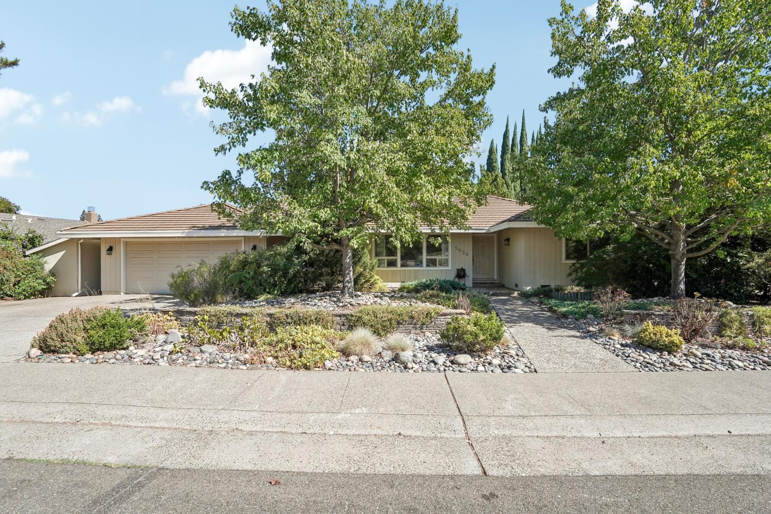 5038 Primrose Dr — photo