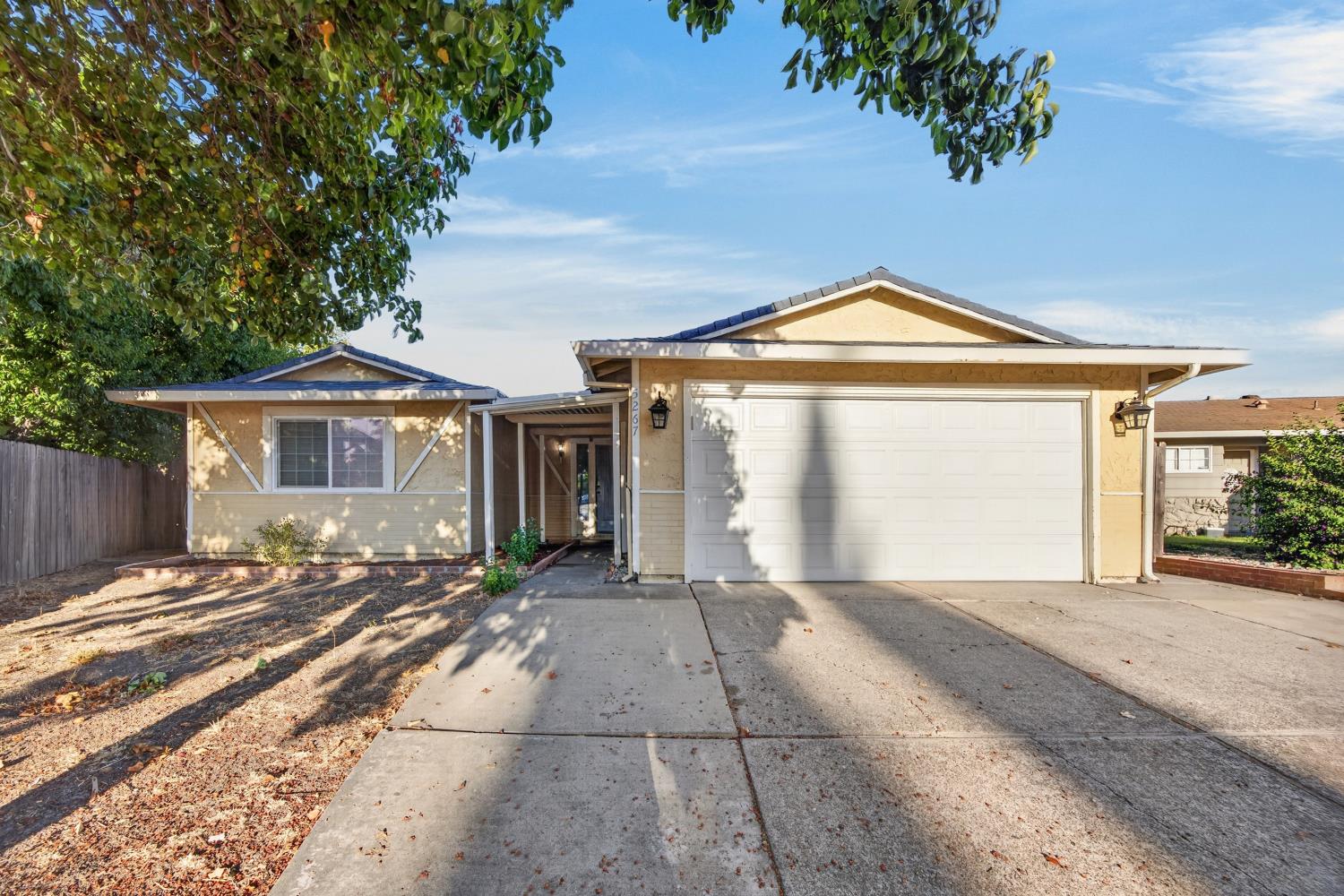 5267 Village Wood Dr — photo