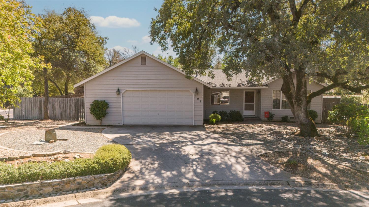 103 Acorn Dr — photo