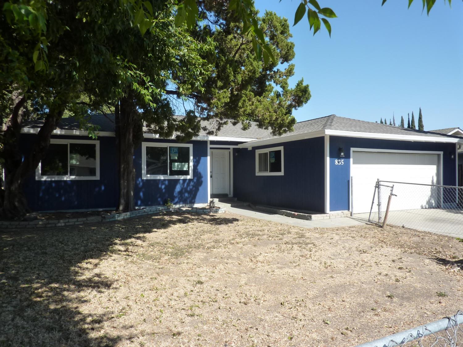 835 Clinton Dr — photo
