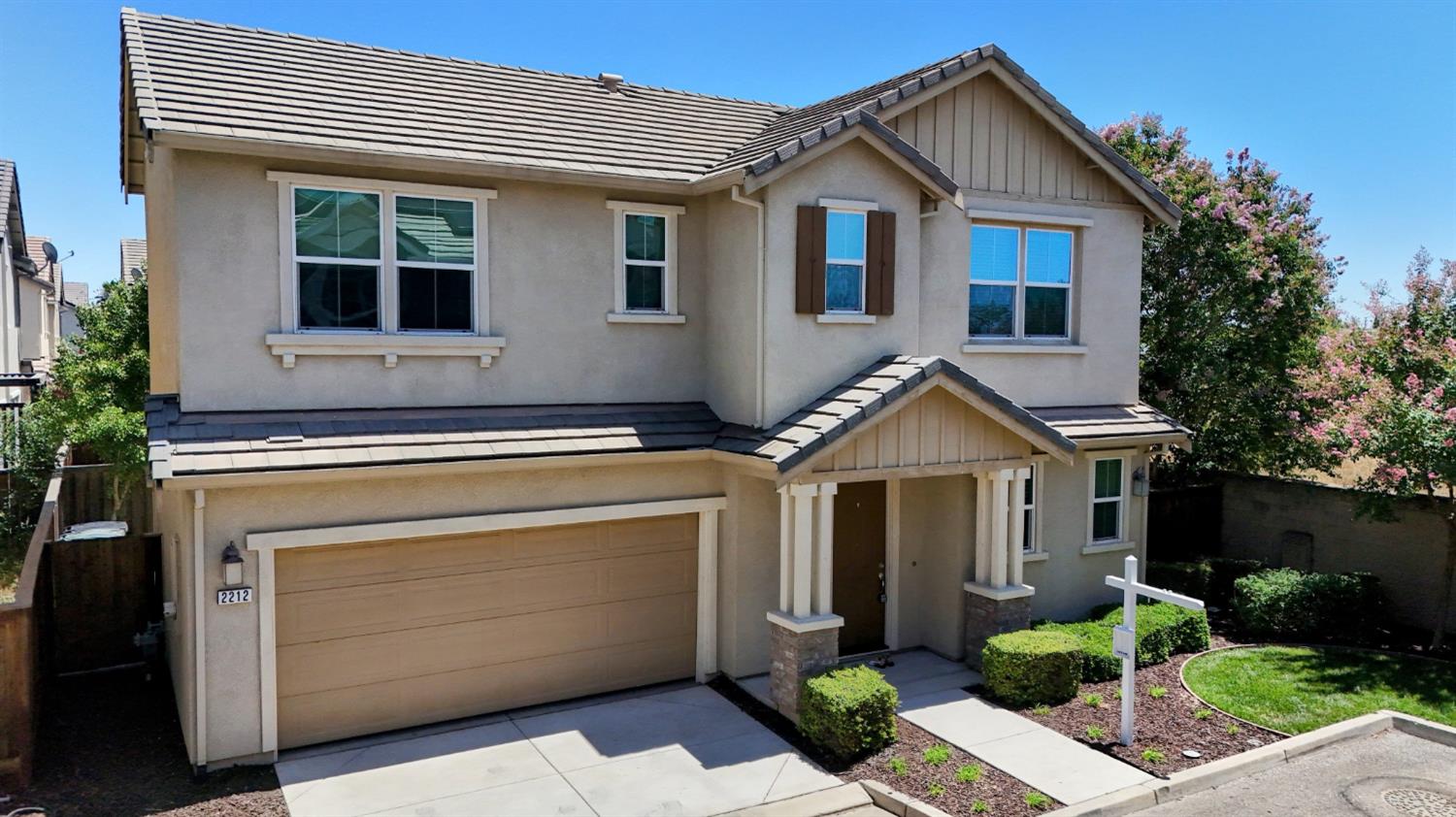 2212 Gallery Dr — photo