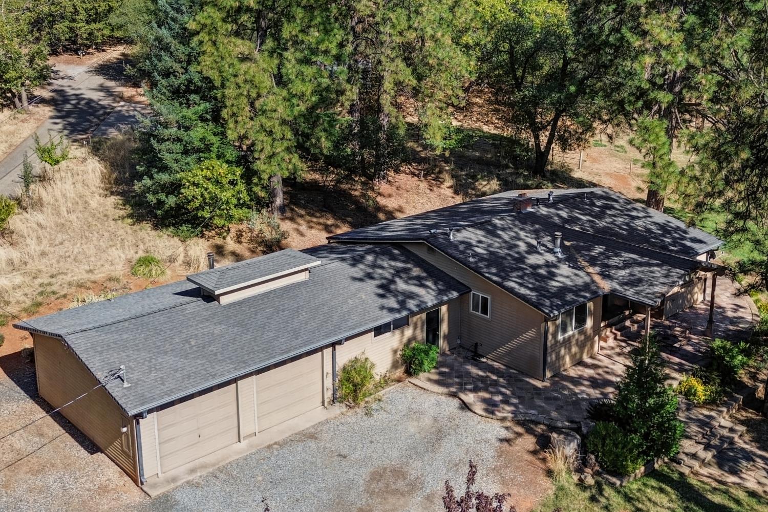 935 Whispering Pines Rd — photo