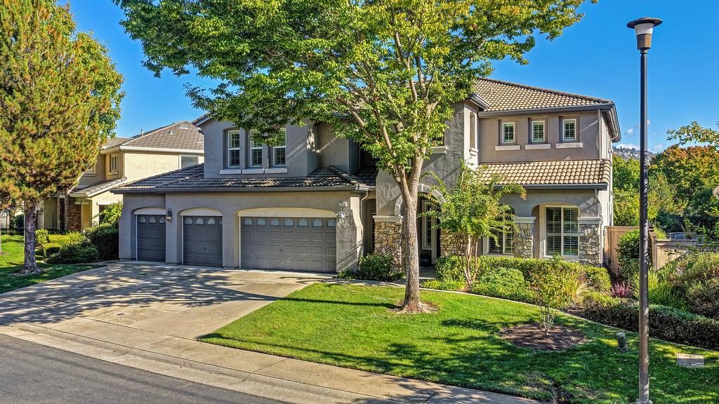 1669 Bowen Dr — photo