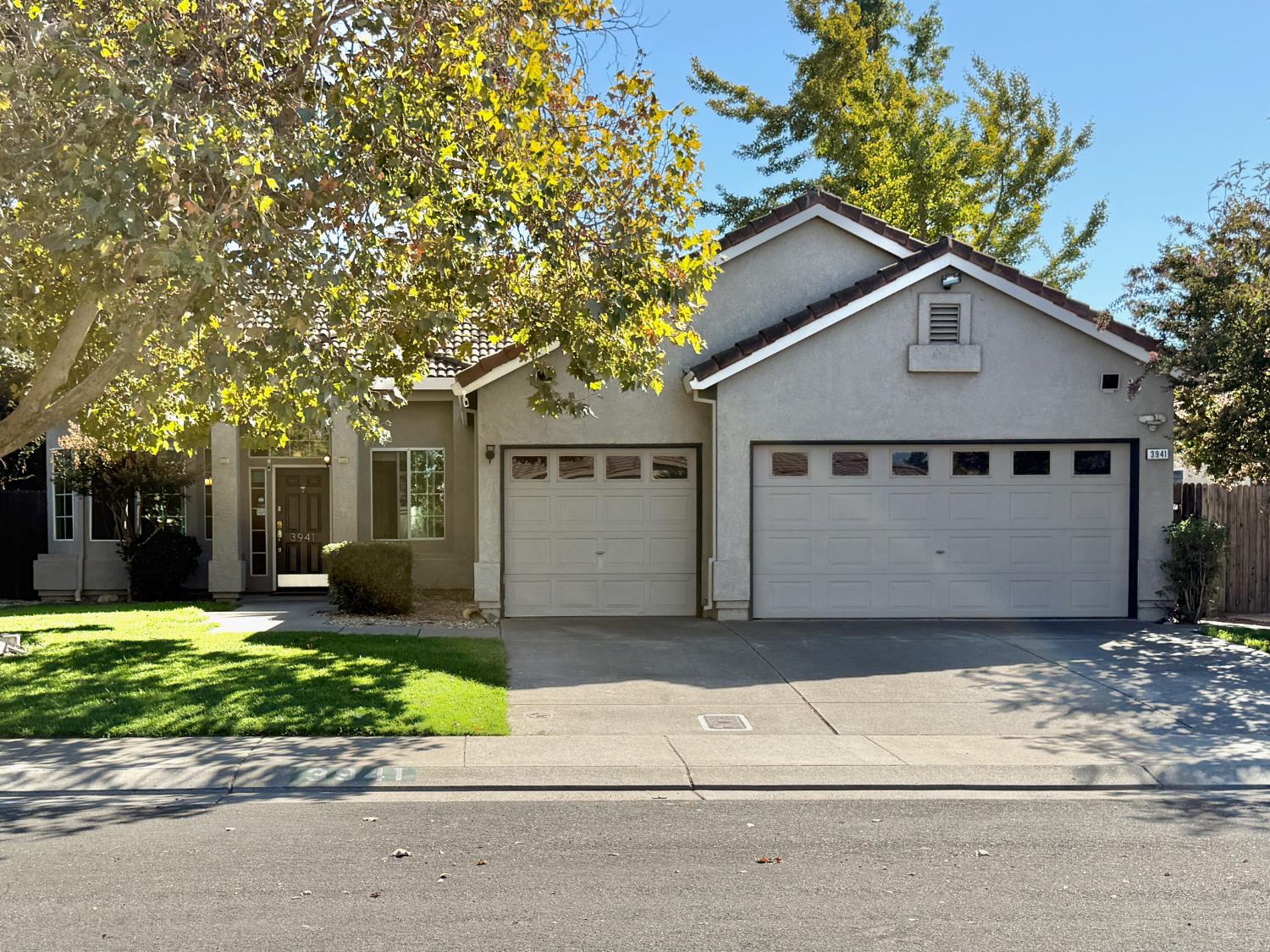 3941 Vancouver Cir — photo