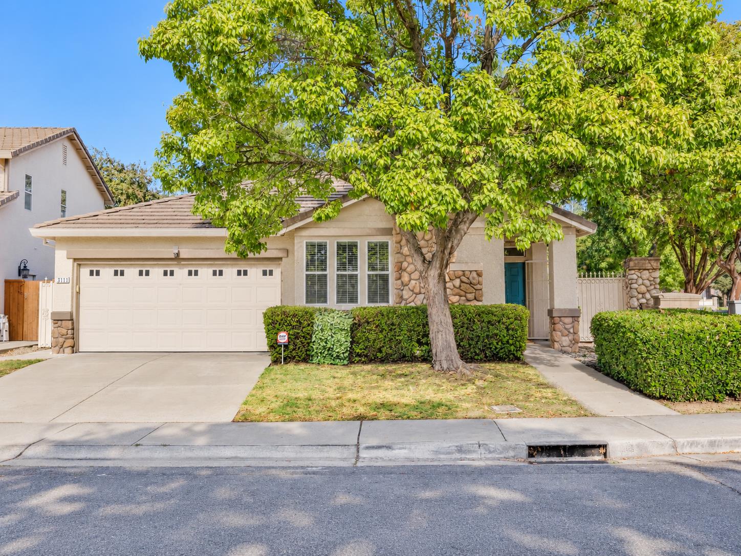 3111 Two Rivers Dr — photo
