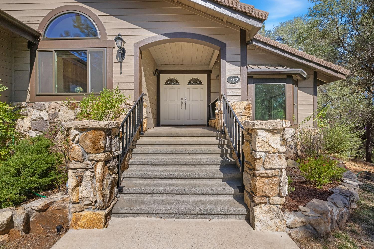 13270 Dry Creek Rd — photo